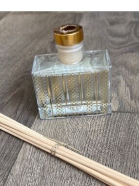 Nest Fragrances Small Room Reed Diffuser Birchwood Pine 1.3 oz New sealed NO BOX